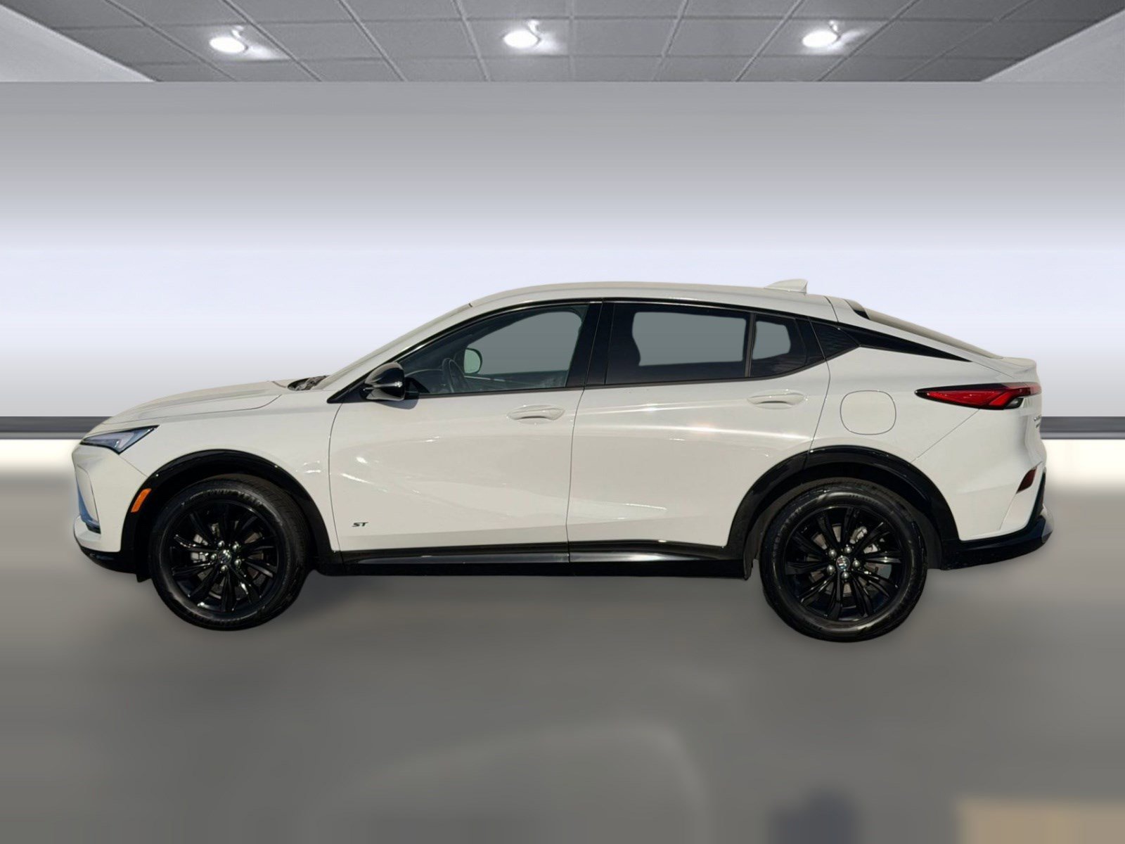 Used 2025 Buick Envista Sport Touring FWD image 2