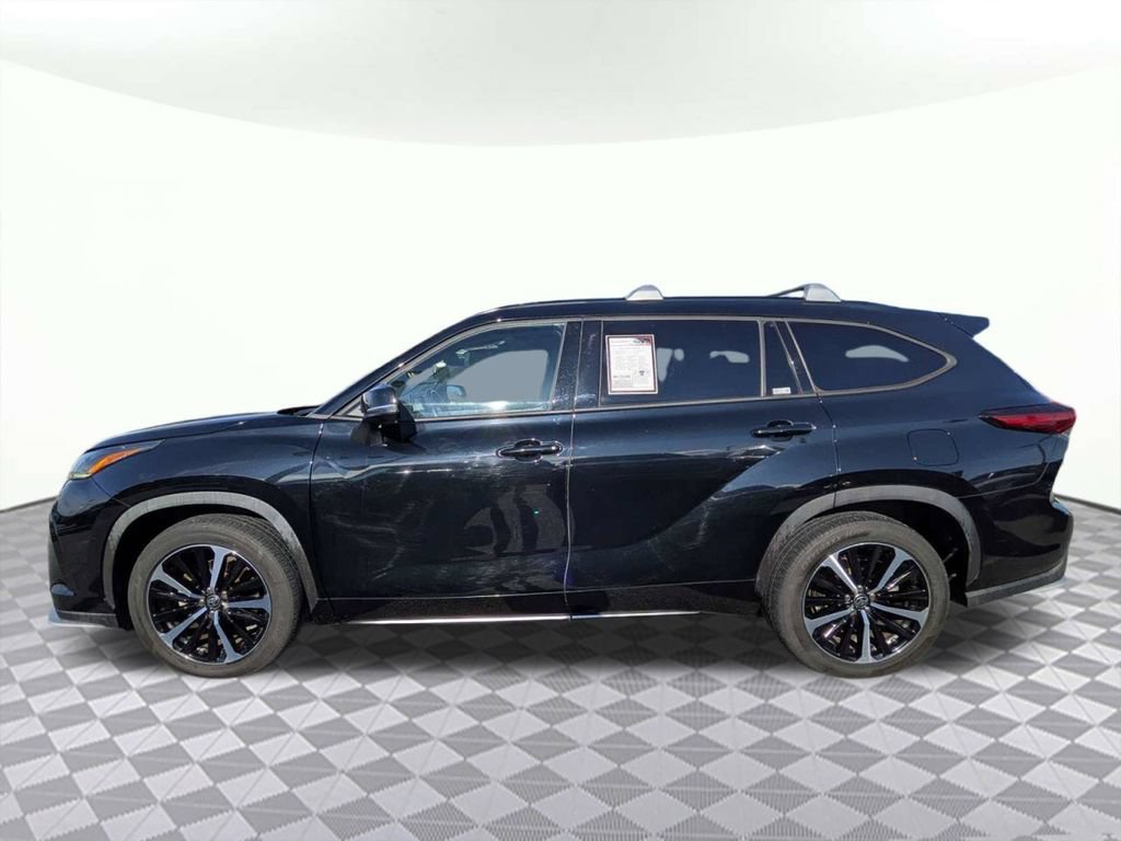 Used 2021 Toyota Highlander XSE FWD image 5