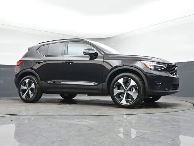 New 2026 Volvo XC40 B5 Plus w/ Protection Package Premier image 36