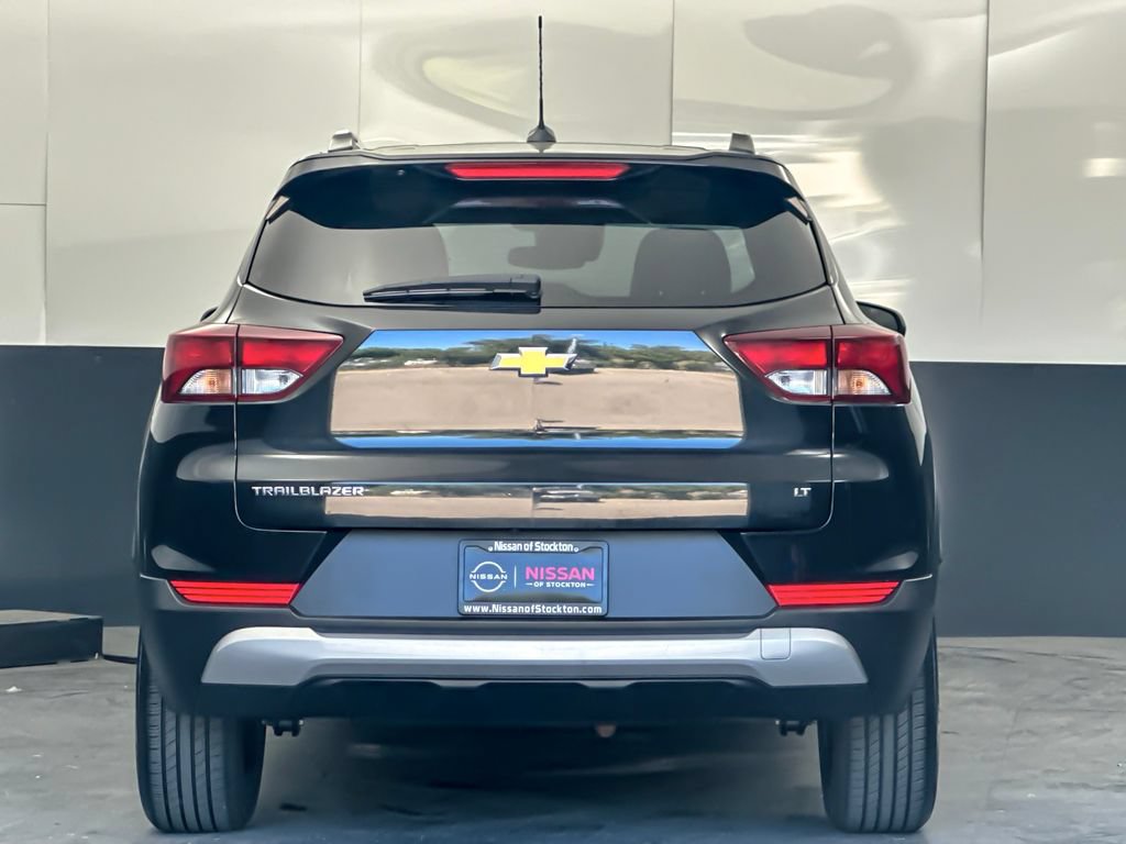 Used 2025 Chevrolet TrailBlazer LT FWD image 4