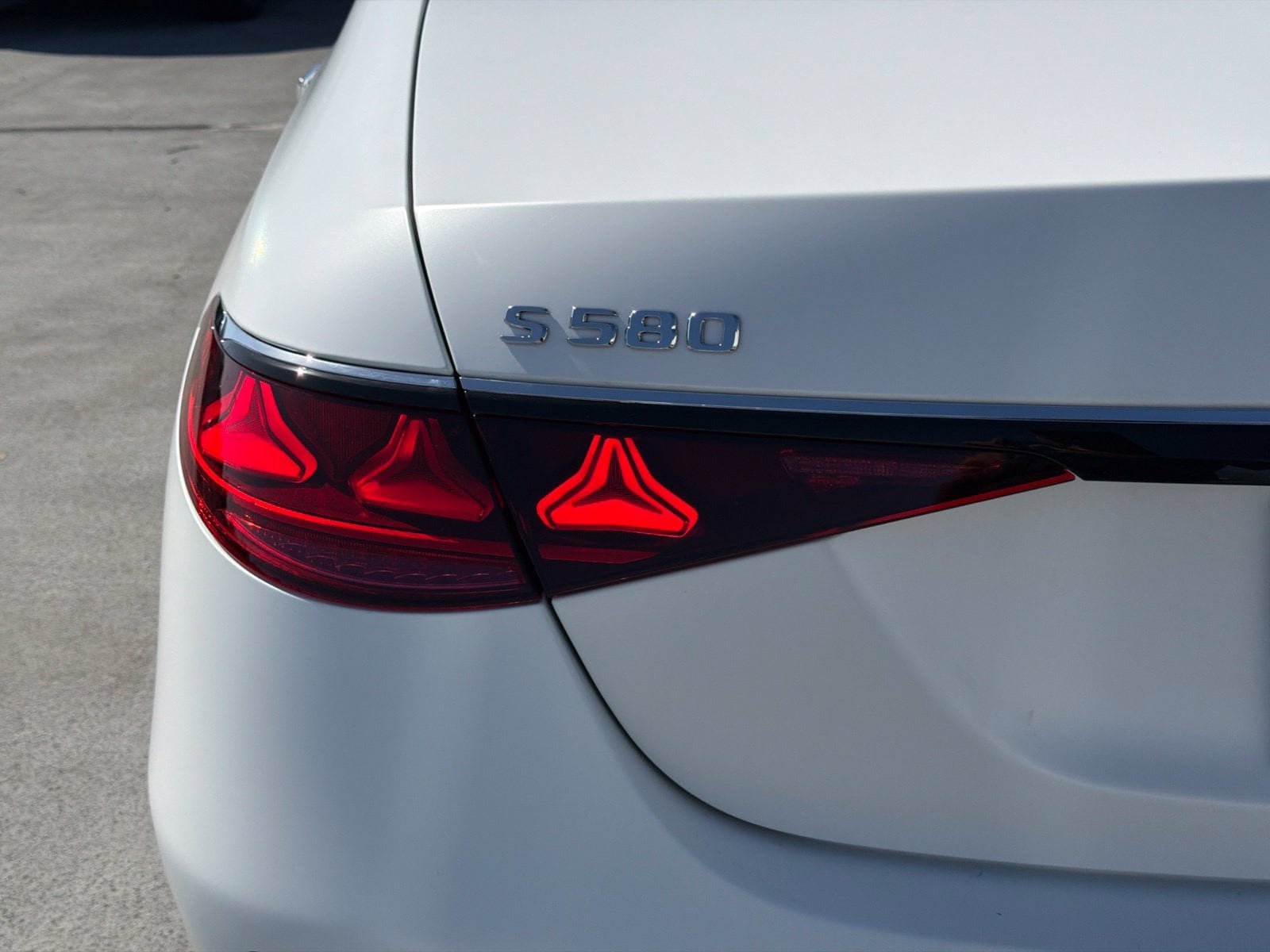 New 2027 Mercedes-Benz S 580 4MATIC Sedan image 11