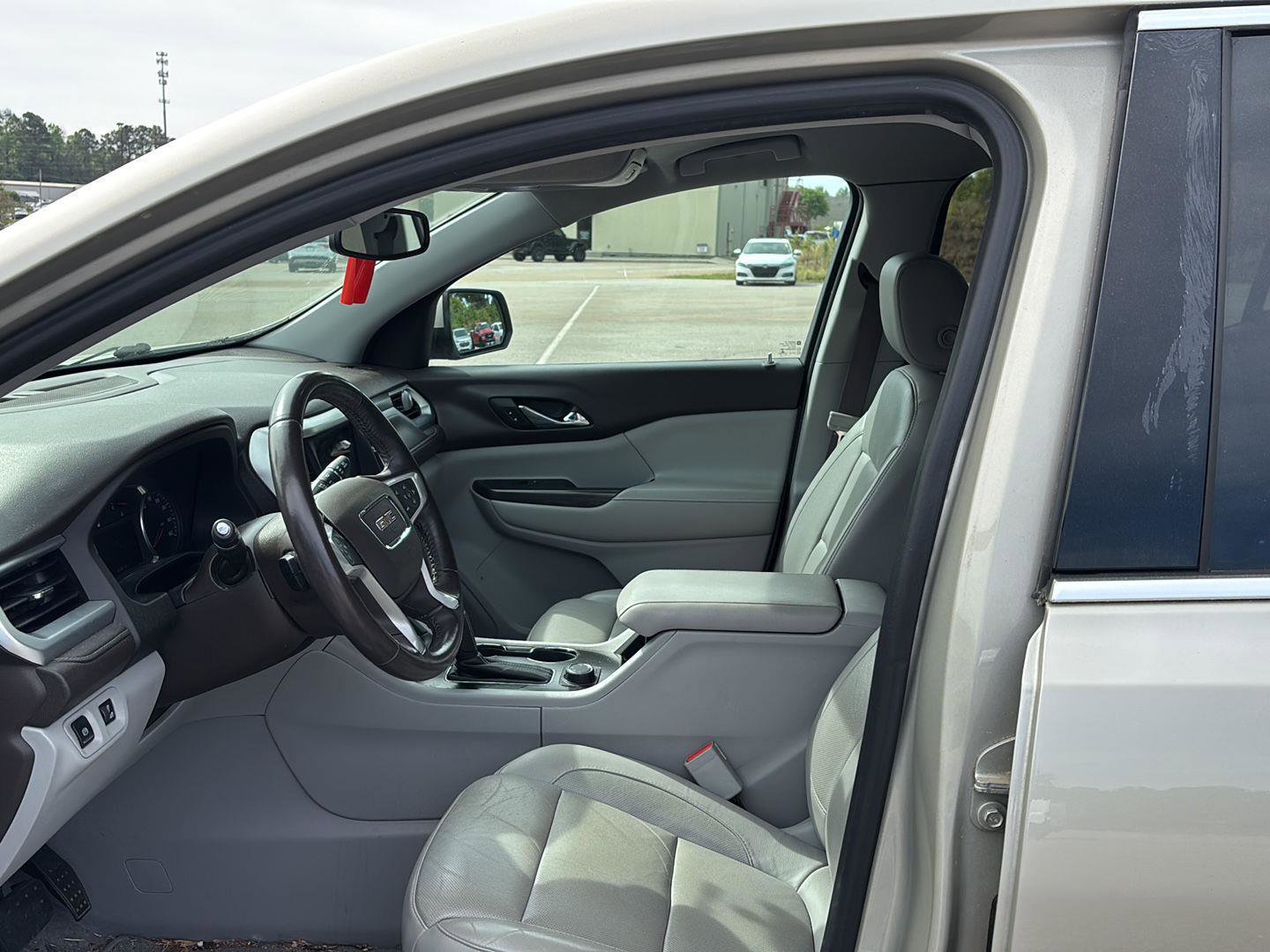 Used 2017 GMC Acadia SLT image 9