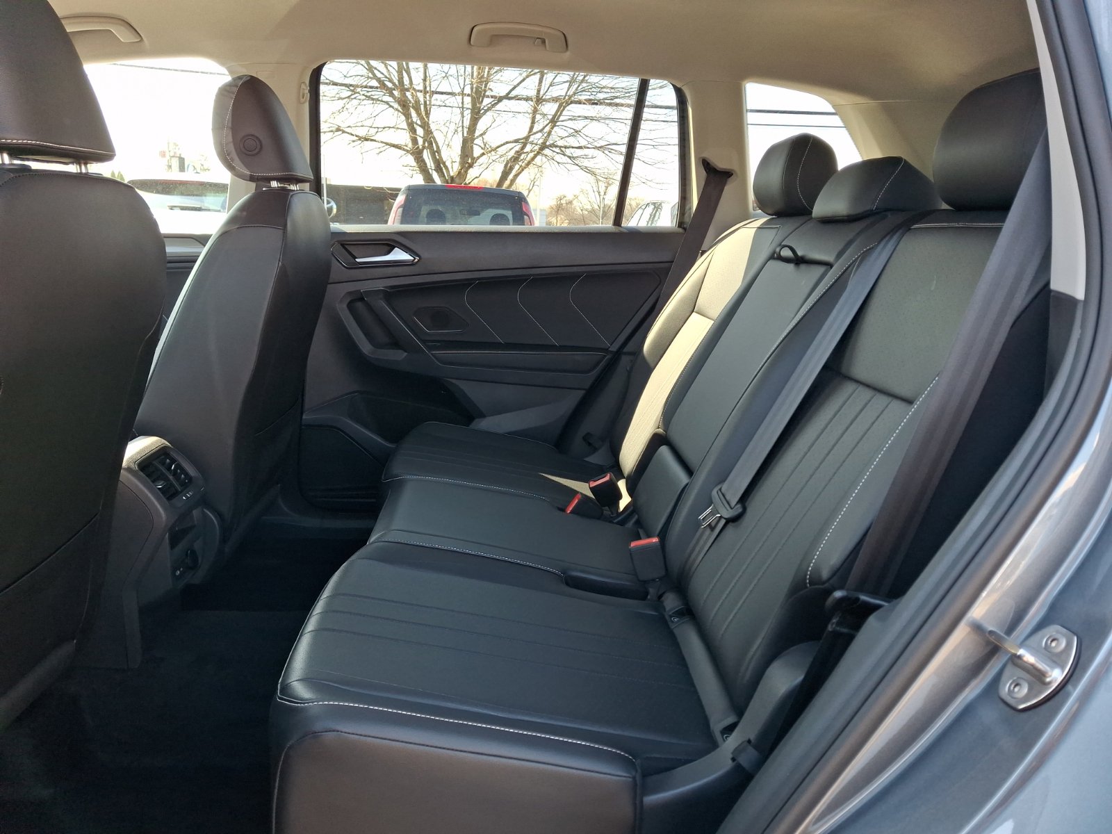 Certified 2024 Volkswagen Tiguan SE image 11