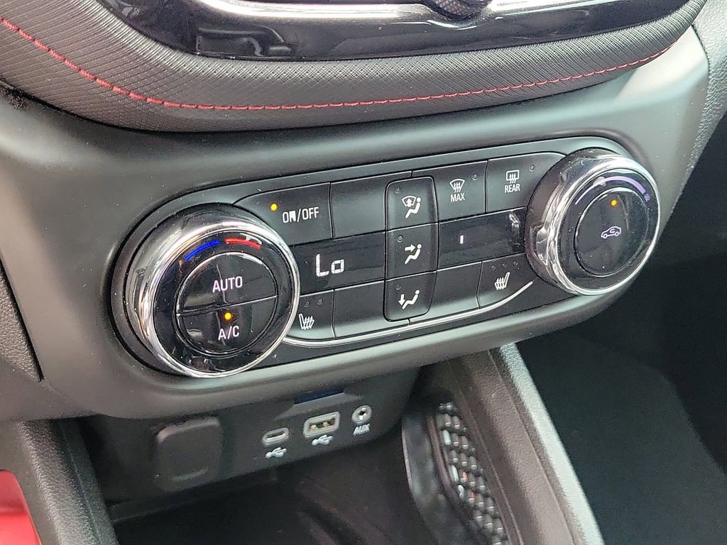 Used 2021 Chevrolet TrailBlazer RS w/ Technology Package FWD image 34