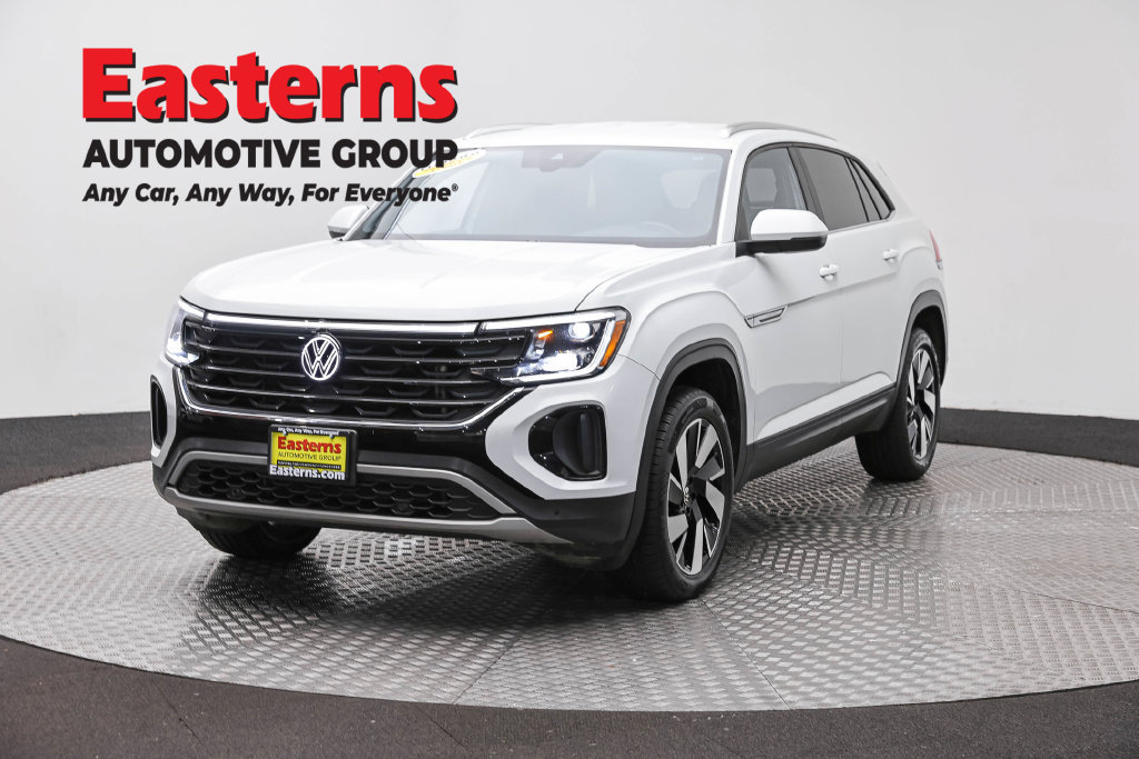 Used 2025 Volkswagen Atlas Cross Sport SE FWD image 1