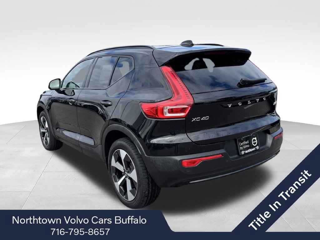 Used 2024 Volvo XC40 B5 Plus w/ Climate Package AWD/4WD image 3