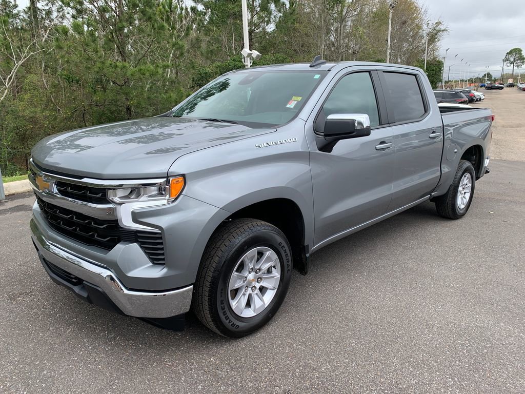 Used 2025 Chevrolet Silverado 1500 LT RWD image 4