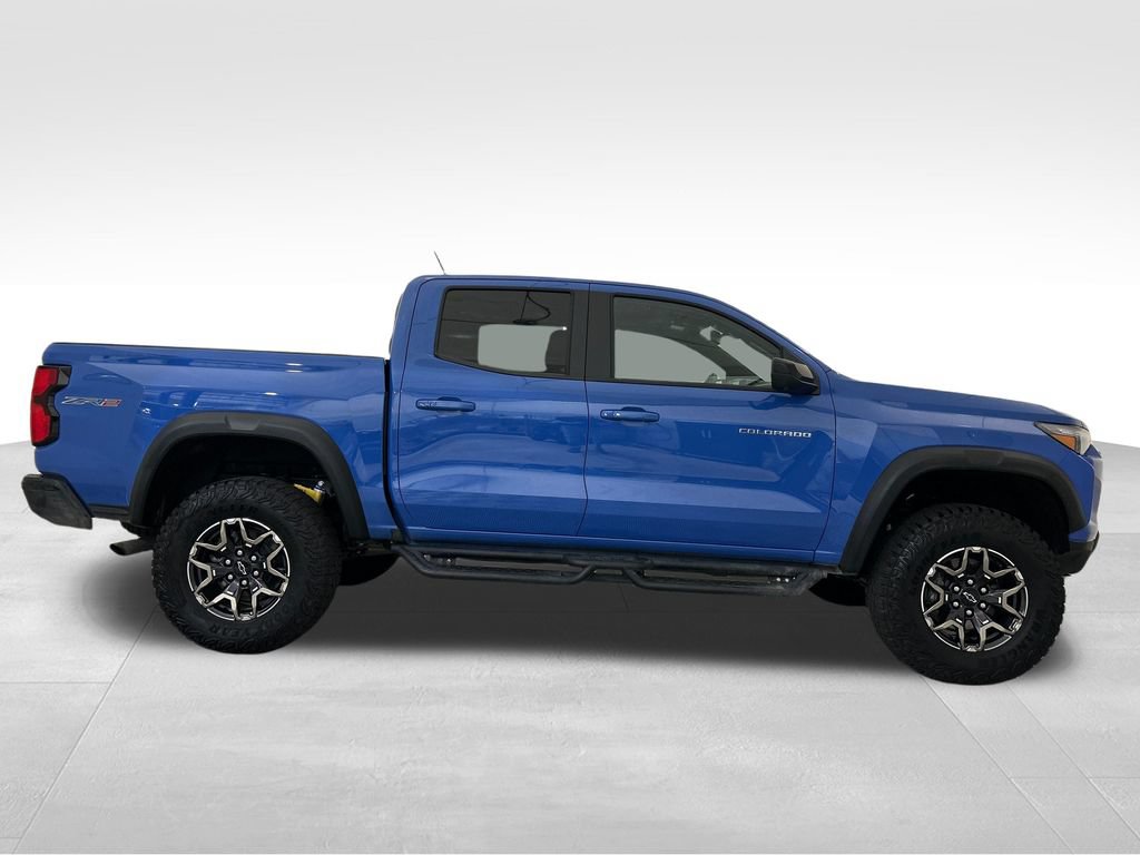 Used 2025 Chevrolet Colorado ZR2 w/ Technology Package AWD/4WD image 7