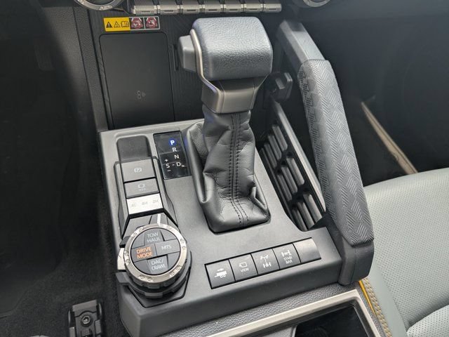 Used 2025 Toyota 4Runner Trailhunter AWD/4WD image 25