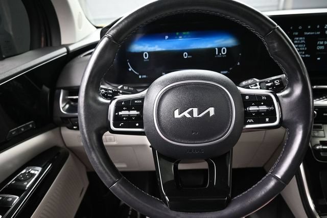 Used 2023 Kia Carnival SX Prestige w/ Paint Protection Package FWD image 8
