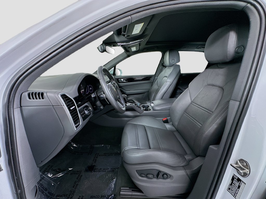 Certified 2022 Porsche Cayenne AWD/4WD image 5