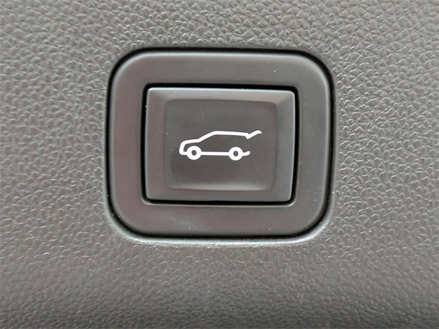 Used 2023 GMC Yukon XL AT4 w/ AT4 Premium Package image 13