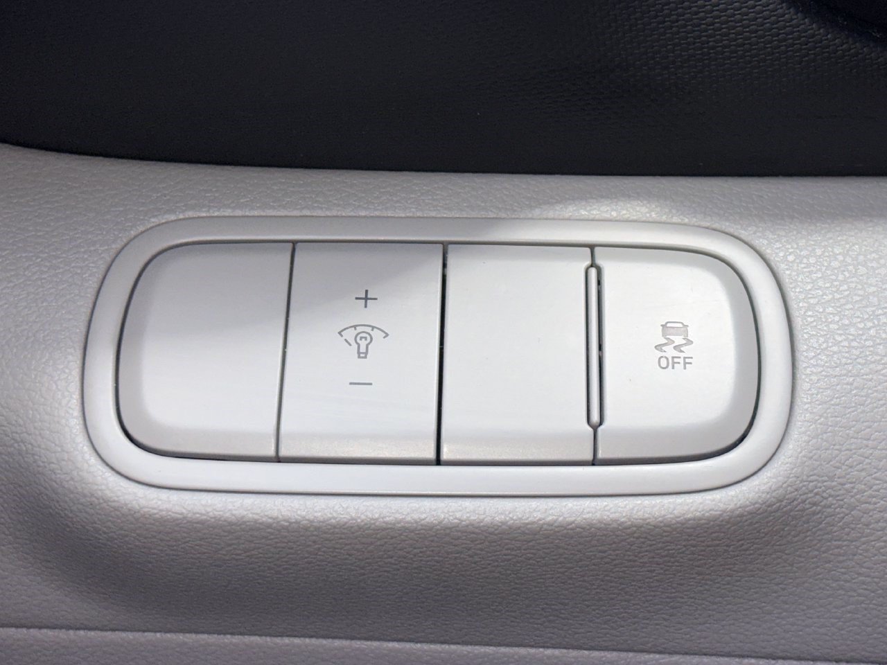 Used 2026 Hyundai Venue SEL FWD image 17