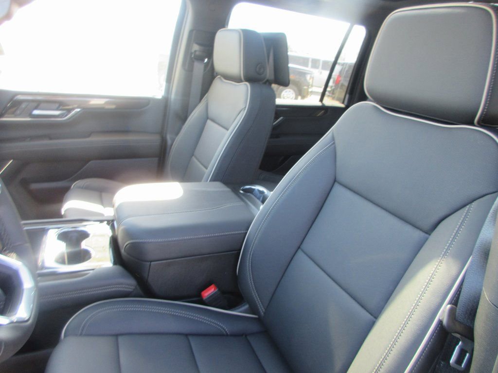 New 2026 GMC Yukon XL Elevation w/ Elevation Premium Package image 12