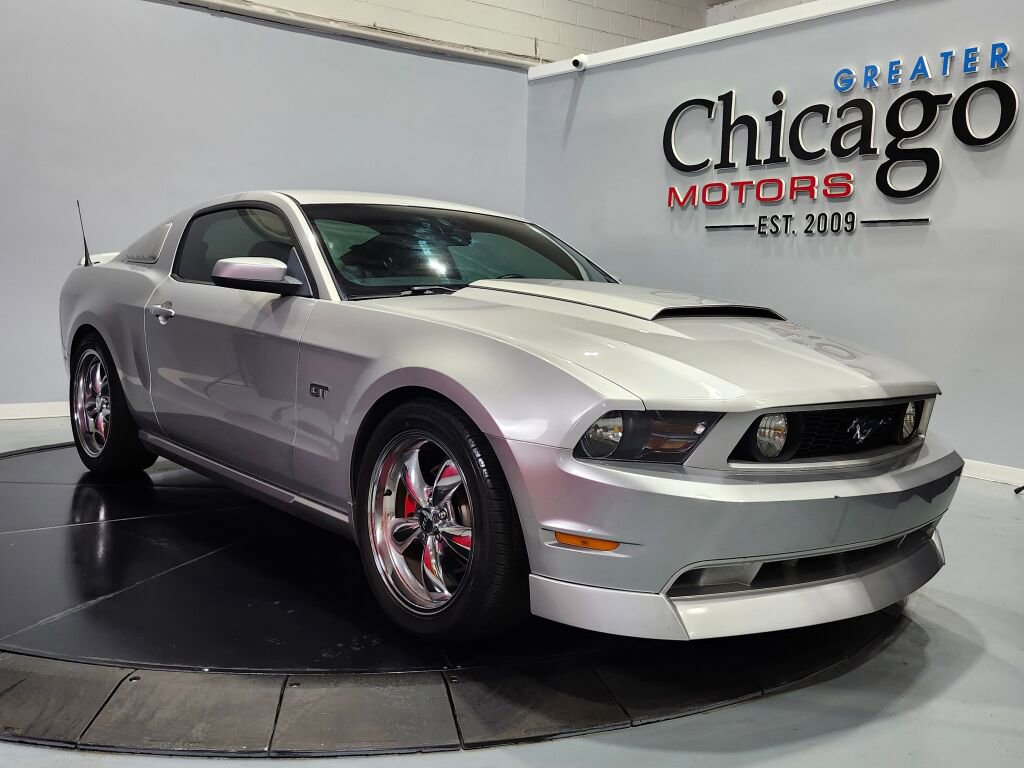 Used 2010 Ford Mustang GT RWD image 2