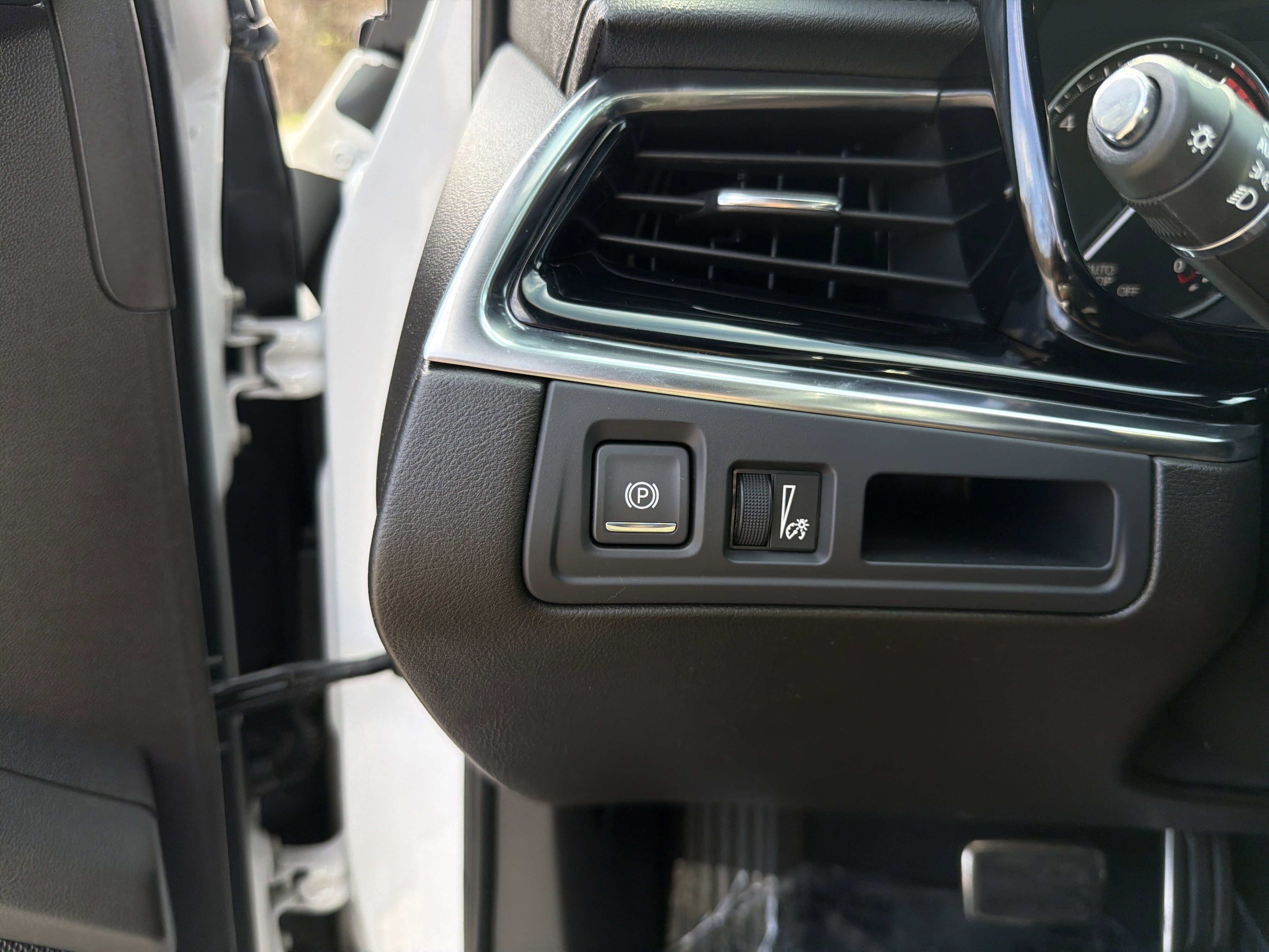 Used 2023 Cadillac XT6 Sport image 39