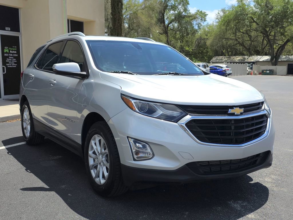 Used 2018 Chevrolet Equinox LT w/ Sun & Infotainment Package image 3