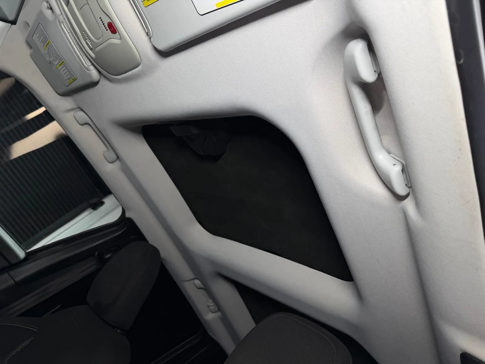 Used 2016 Jeep Renegade 75th Anniversary FWD image 30