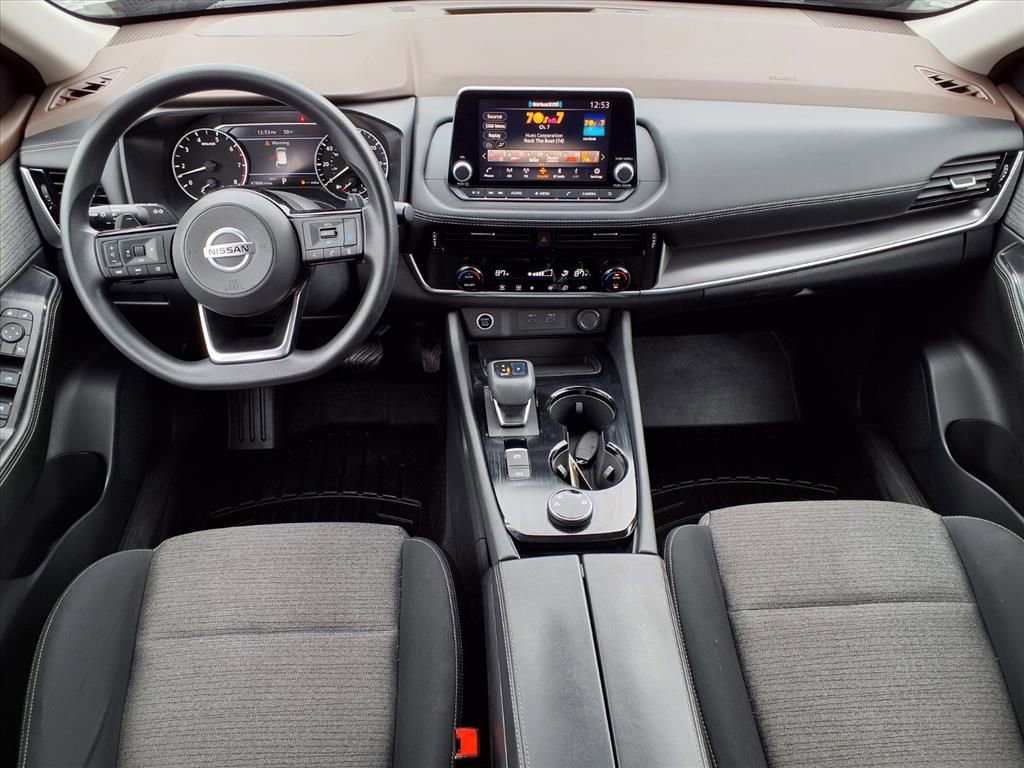 Used 2021 Nissan Rogue SV image 3