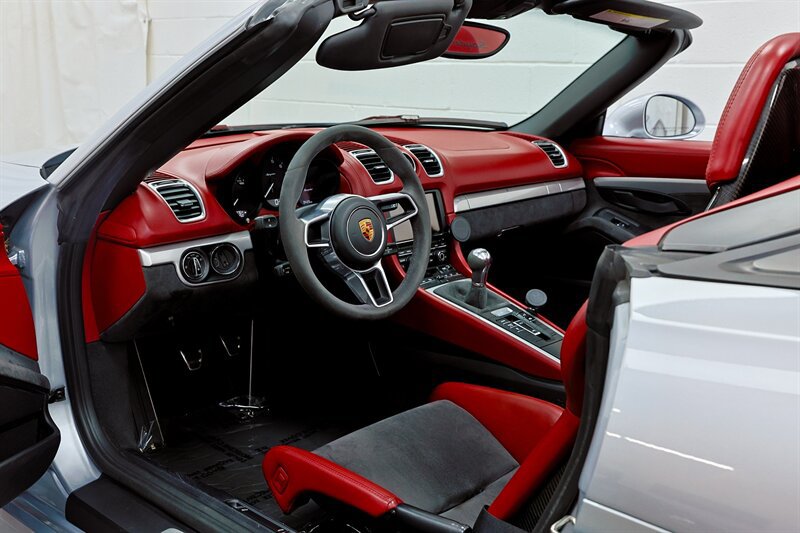 Used 2016 Porsche Boxster Spyder RWD image 76