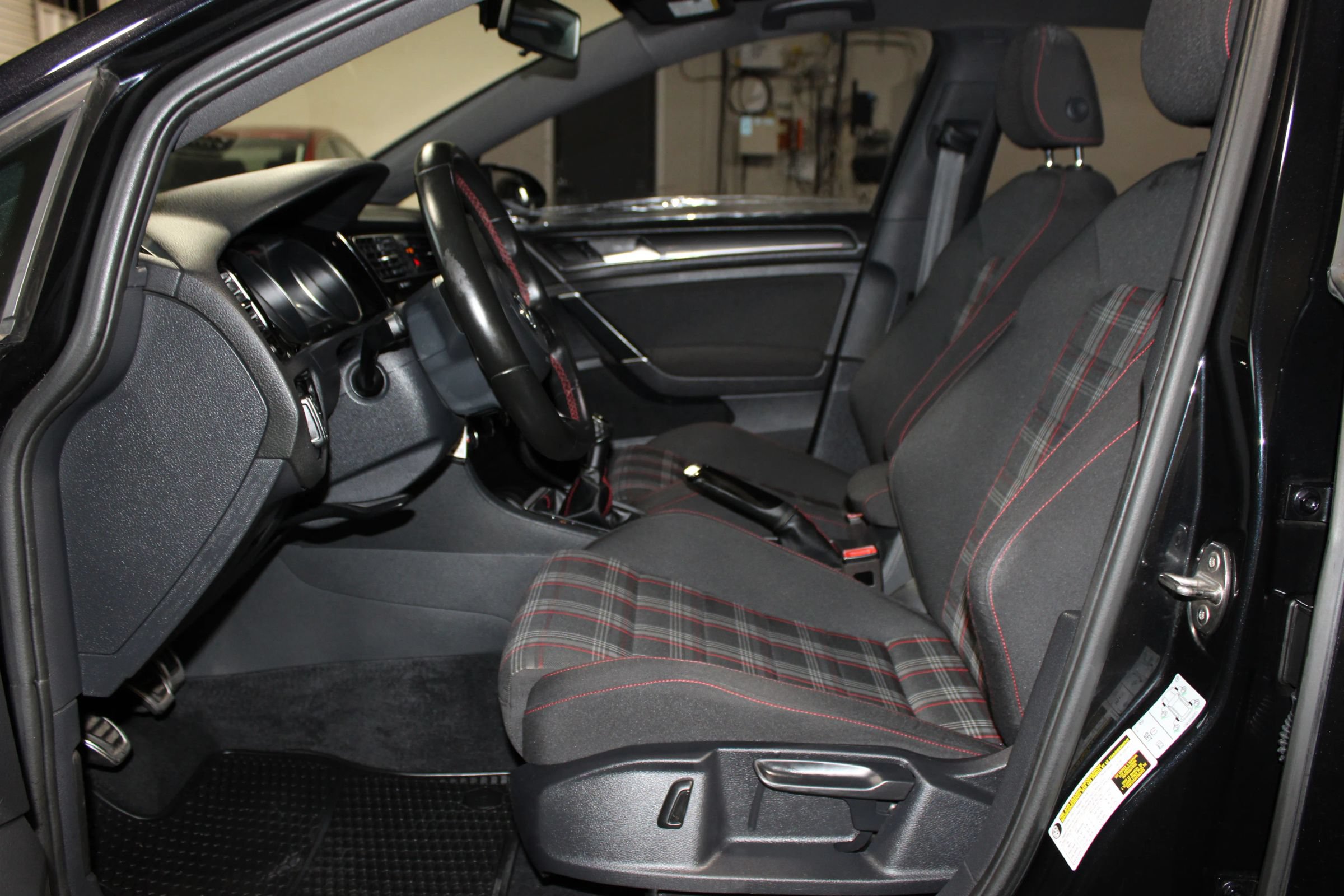 Used 2018 Volkswagen GTI S FWD image 10