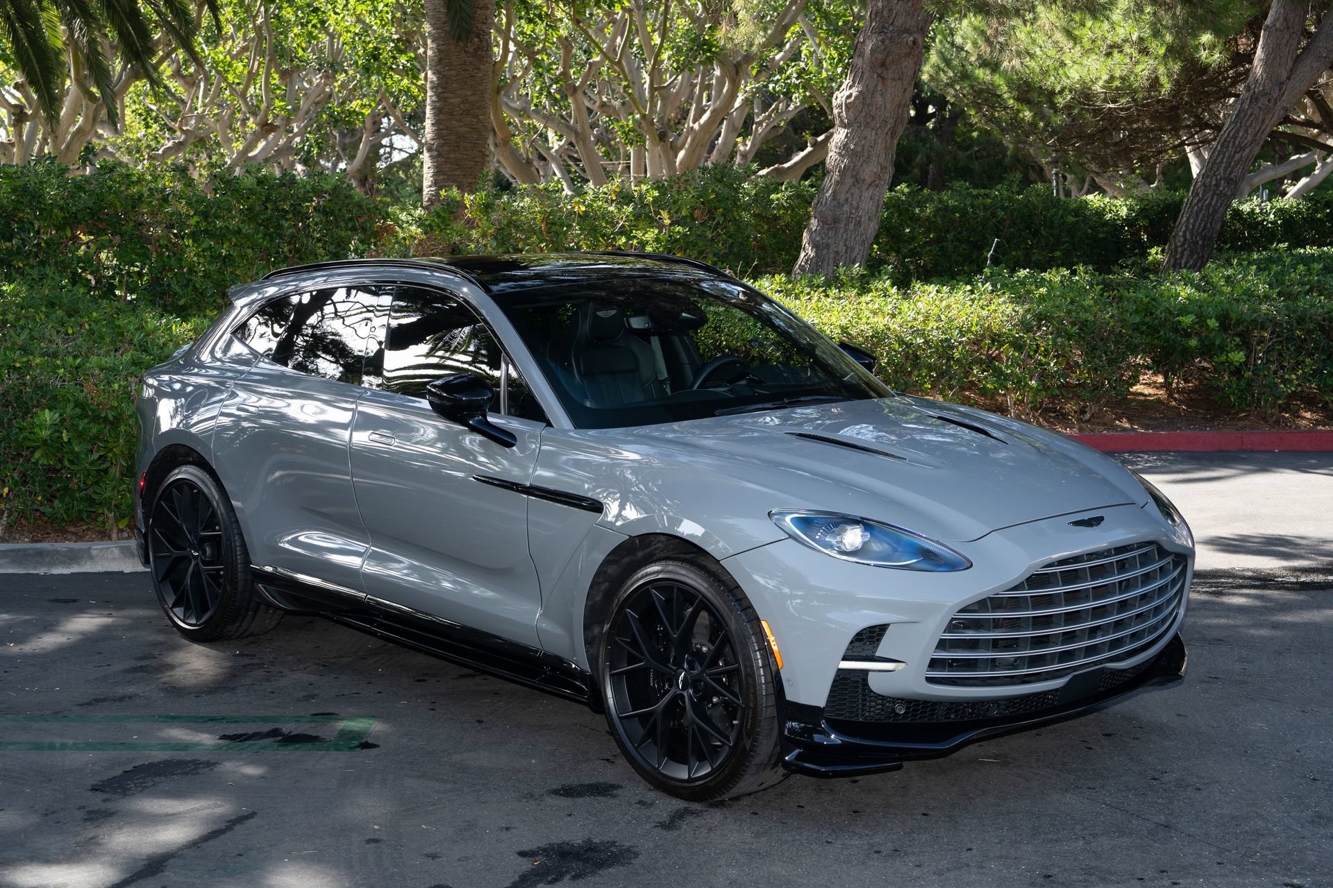 Used 2025 Aston Martin DBX 707 AWD/4WD video 1