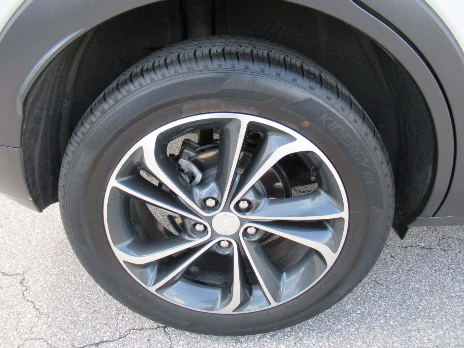 Used 2022 Buick Encore GX Essence FWD image 8