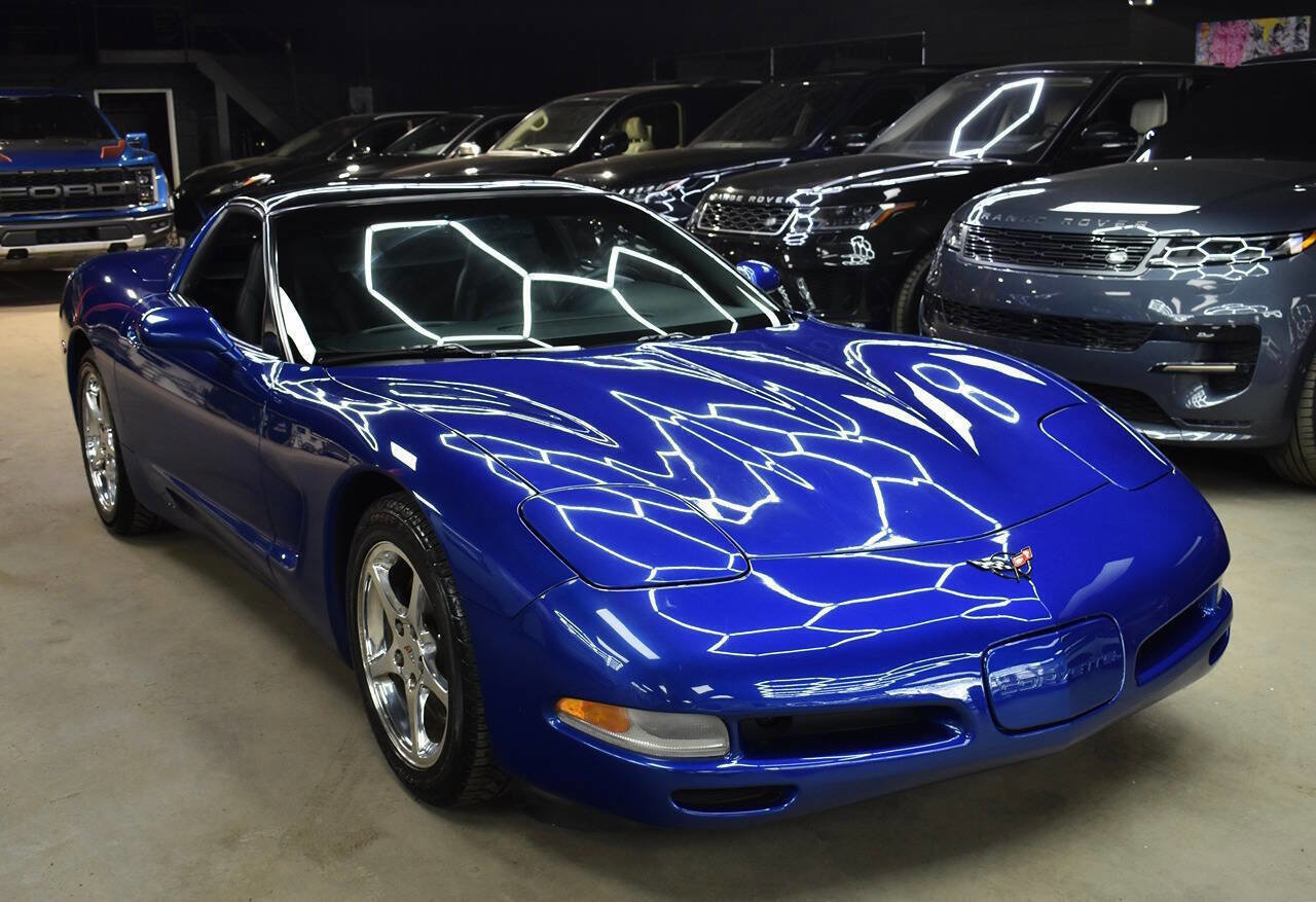 Used 2002 Chevrolet Corvette Coupe w/ Preferred Equipment Group1 RWD image 3