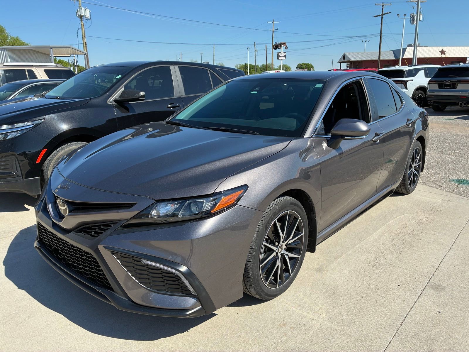 Used 2022 Toyota Camry SE w/ Convenience Package