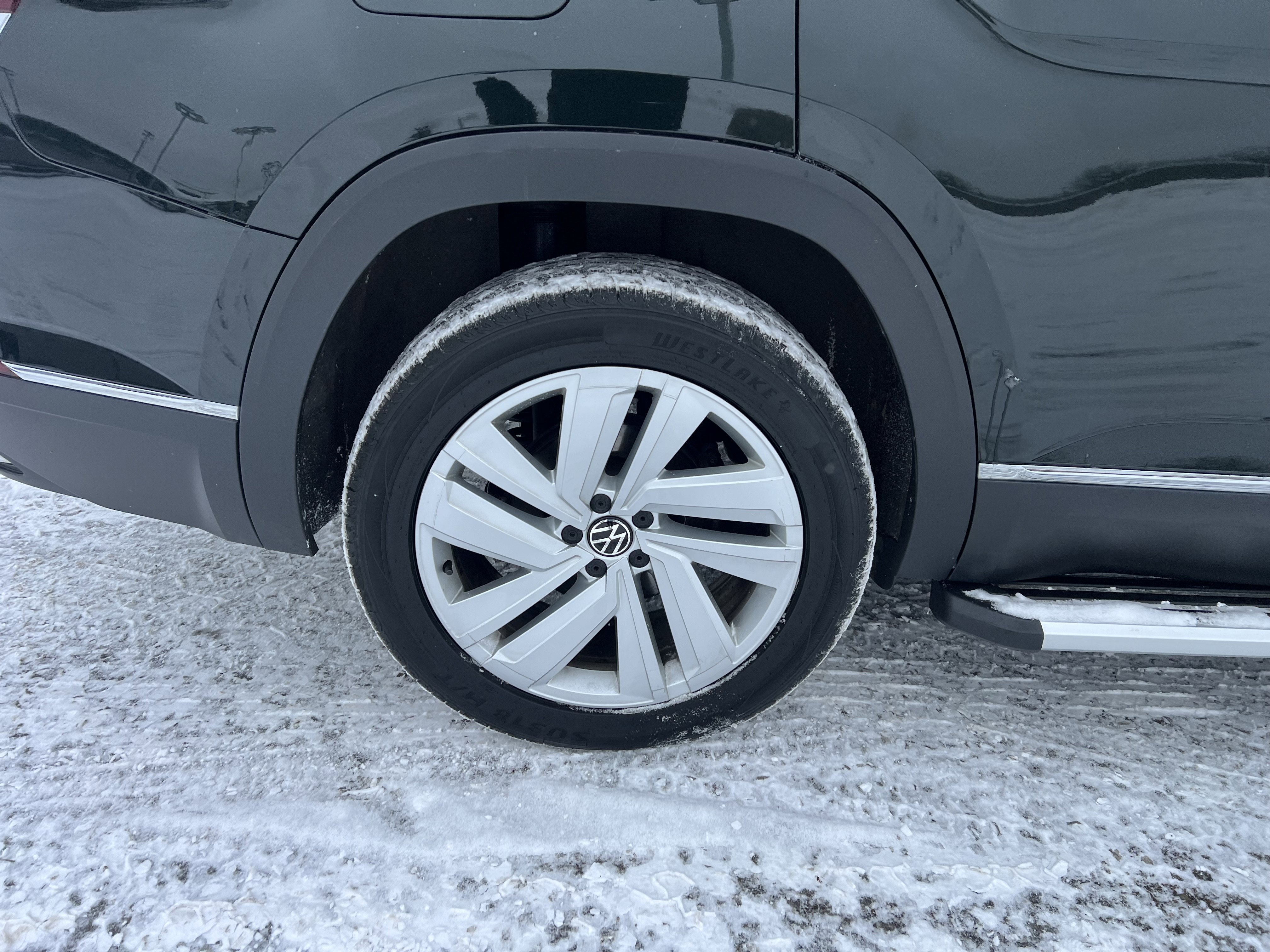 Used 2021 Volkswagen Atlas SEL image 9