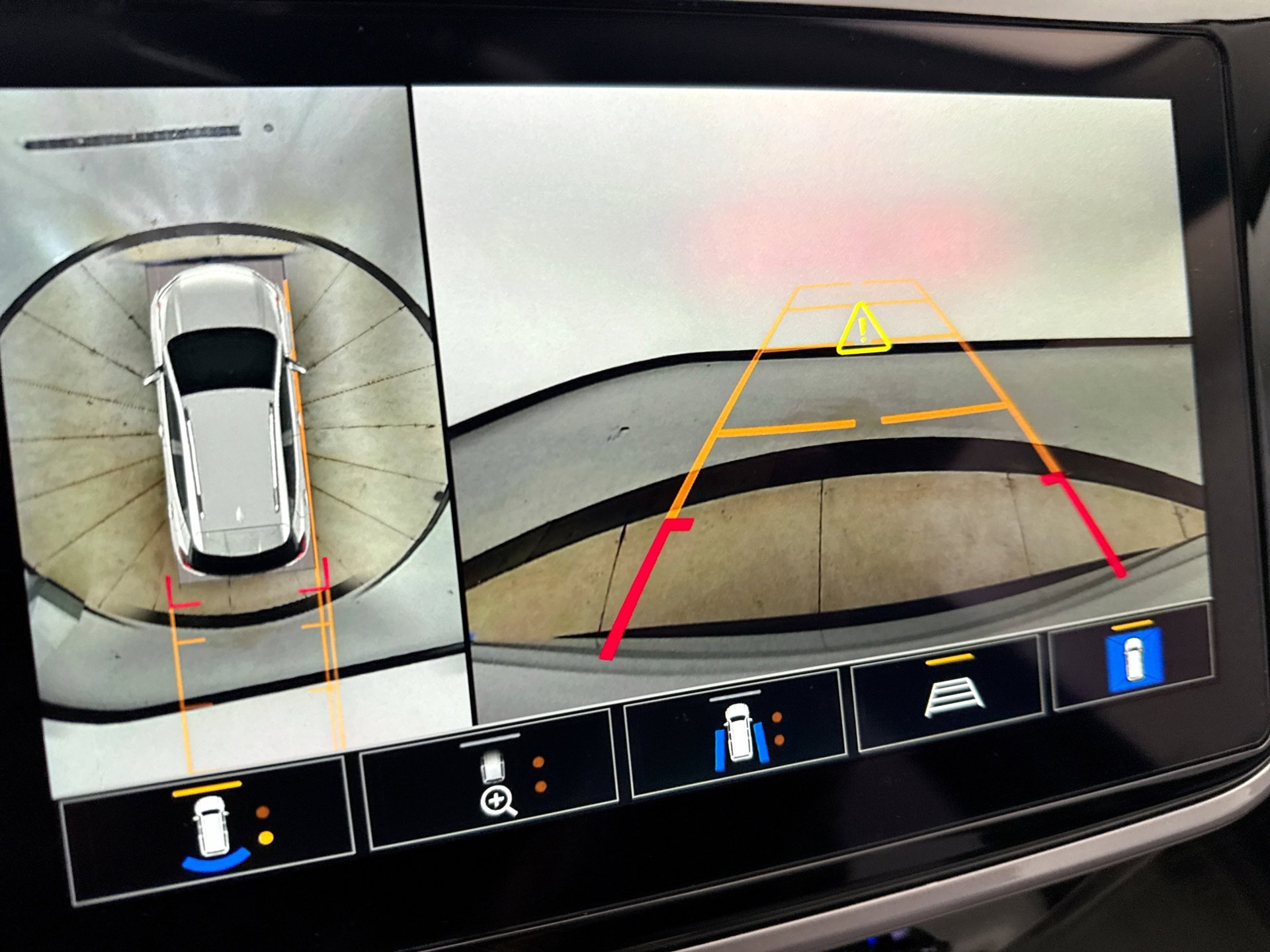 Used 2023 Chevrolet Bolt EUV Premier image 15