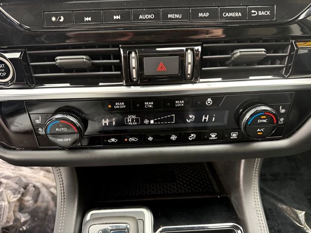 Used 2022 Nissan Pathfinder Platinum w/ Cargo Package AWD/4WD image 21