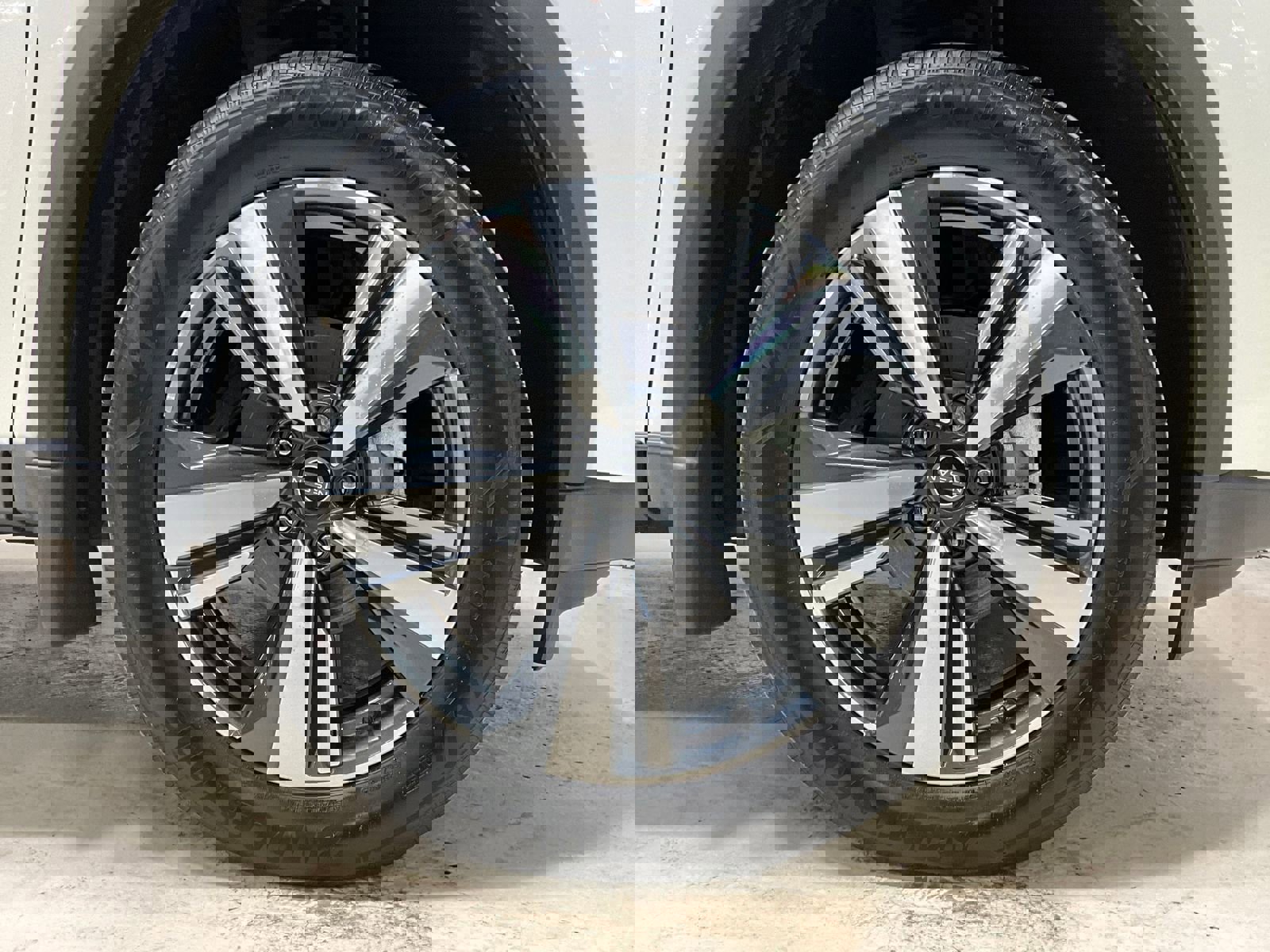 Used 2023 Nissan Rogue SL AWD/4WD image 10