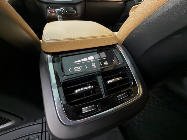 Used 2016 Volvo XC90 T6 Momentum AWD/4WD image 30