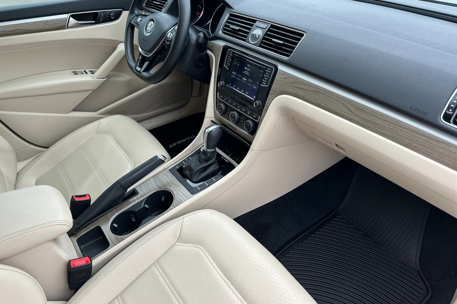 Used 2017 Volkswagen Passat 1.8T SE image 15