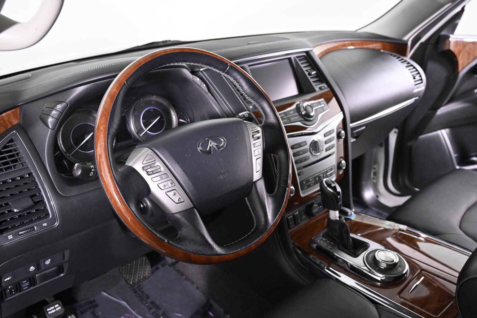 Used 2018 INFINITI QX80 4WD w/ Driver Assistance Package image 12
