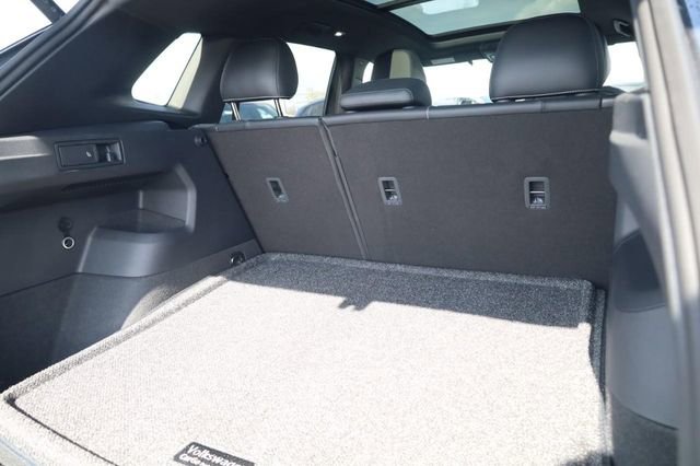 New 2026 Volkswagen Tiguan SE R-Line image 22