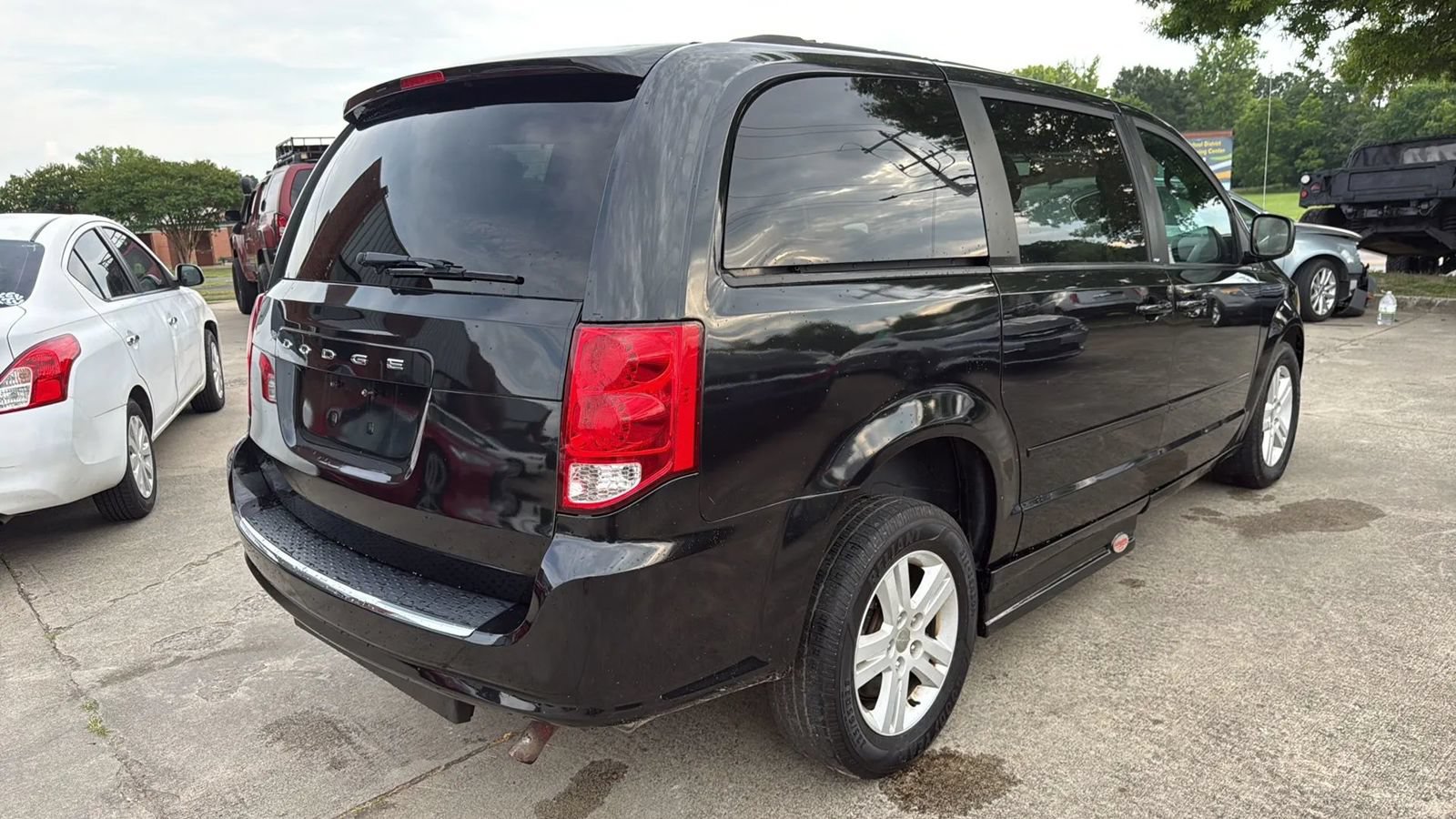 Used 2014 Dodge Grand Caravan R/T w/ Driver Convenience Group FWD image 5