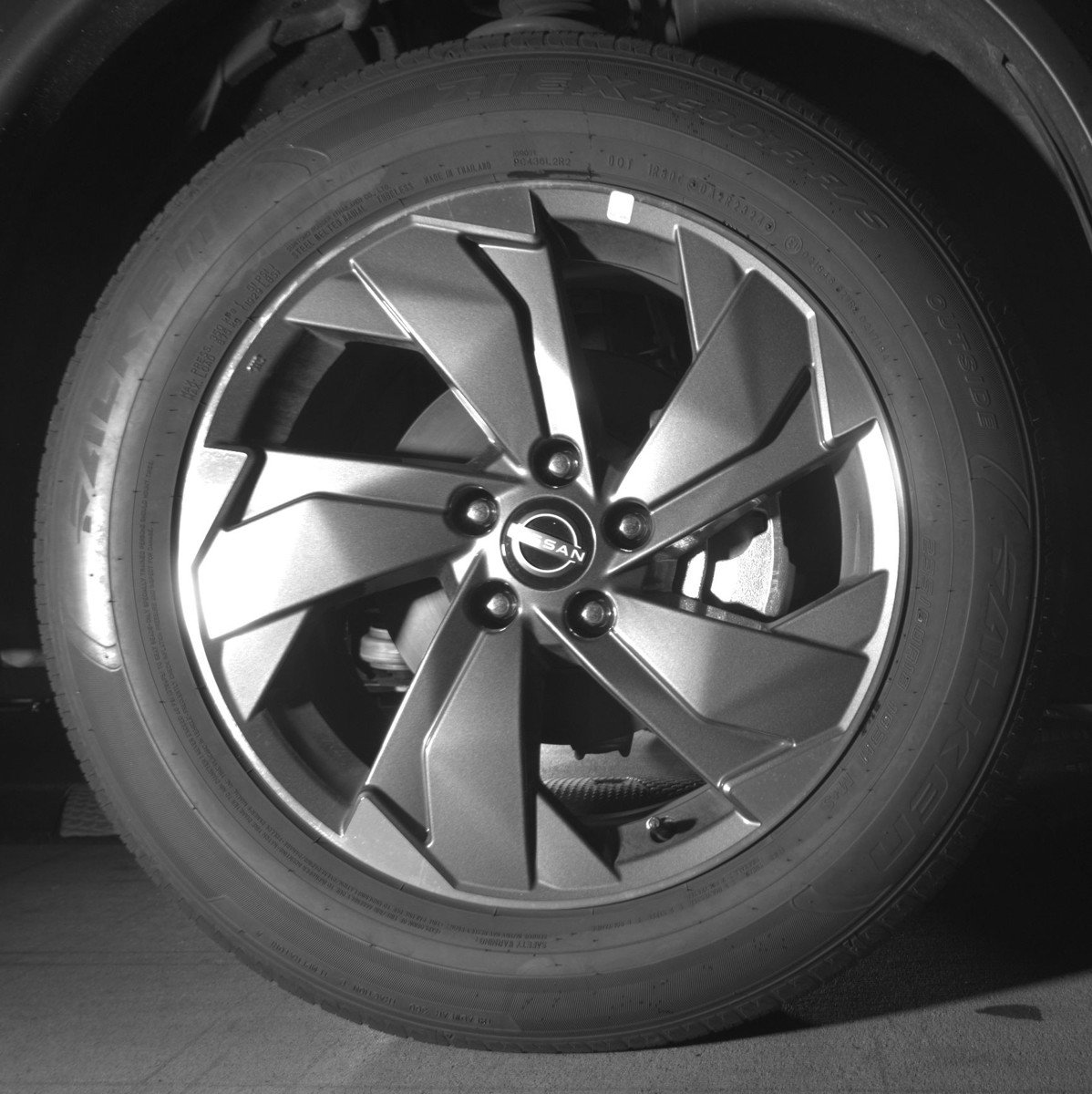 Used 2025 Nissan Rogue SV image 13