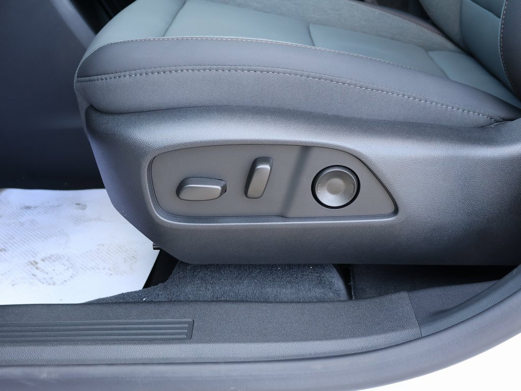 New 2026 GMC Terrain AT4 w/ LPO, Black Badging Package image 14