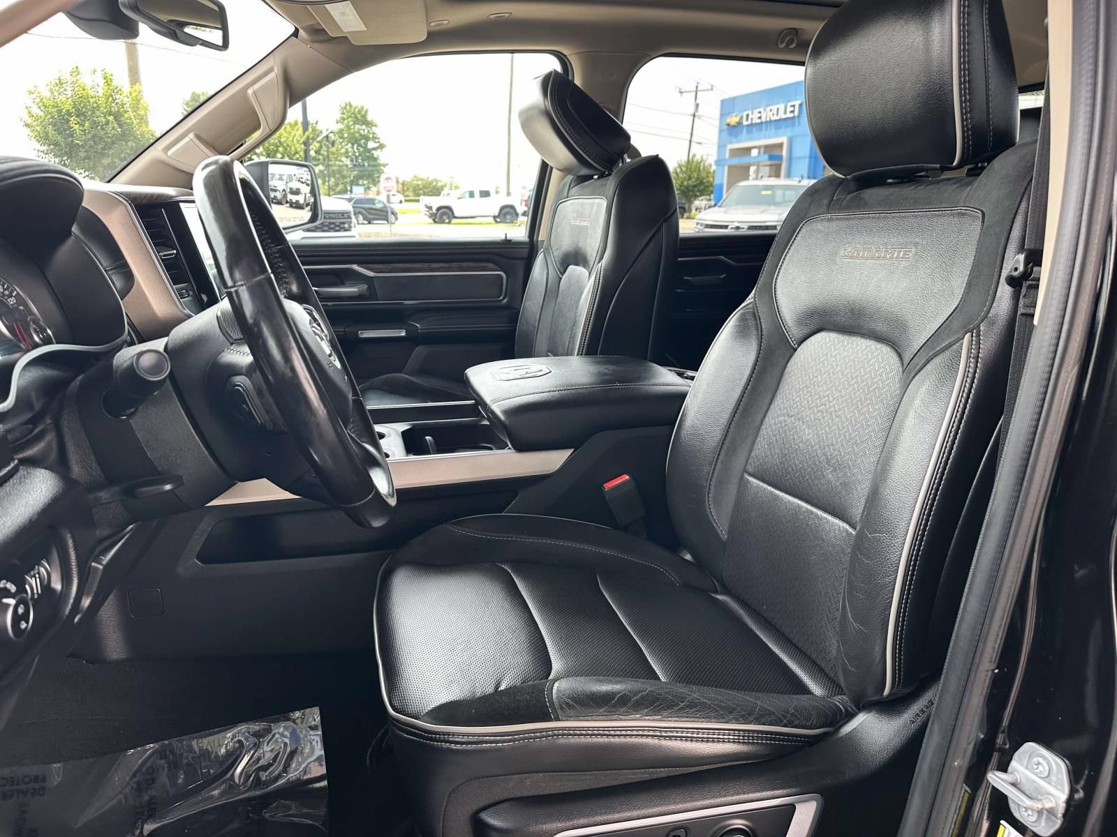 Used 2019 RAM 1500 Laramie AWD/4WD image 25