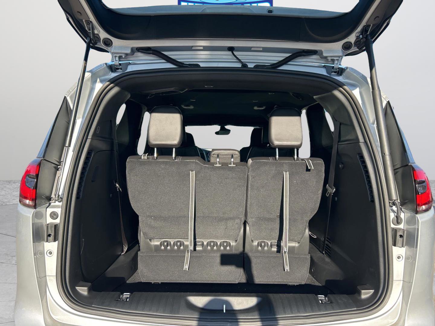 New 2026 Chrysler Pacifica Select image 30