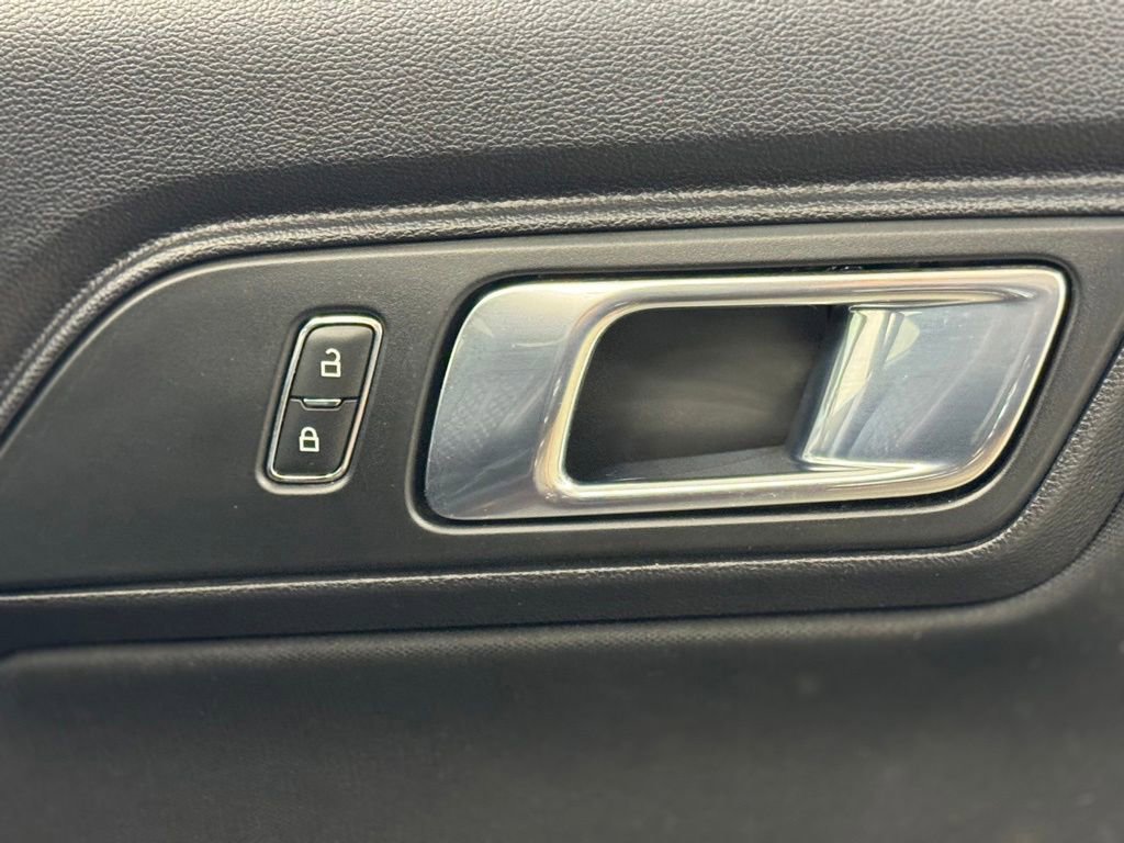 Used 2018 Ford Mustang GT RWD image 29
