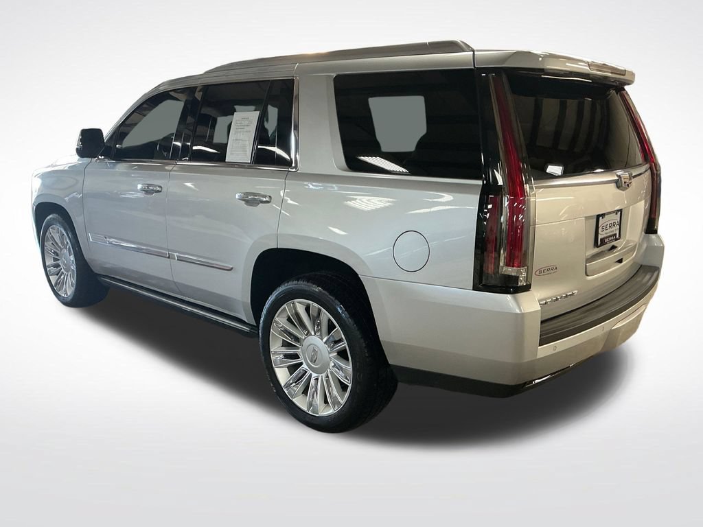 Used 2016 Cadillac Escalade Premium AWD/4WD image 3