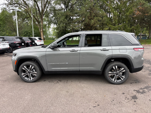 New 2027 Jeep Grand Cherokee Limited AWD/4WD image 7