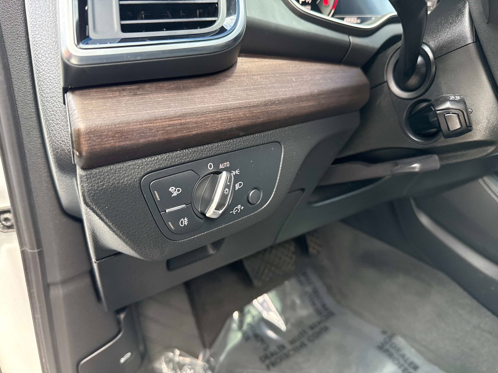 Used 2021 Audi Q5 Premium Plus w/ Premium Plus Package image 19