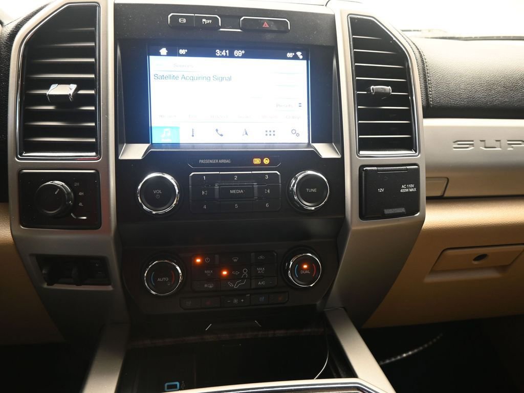 Used 2019 Ford F250 Lariat w/ Lariat Value Package image 13