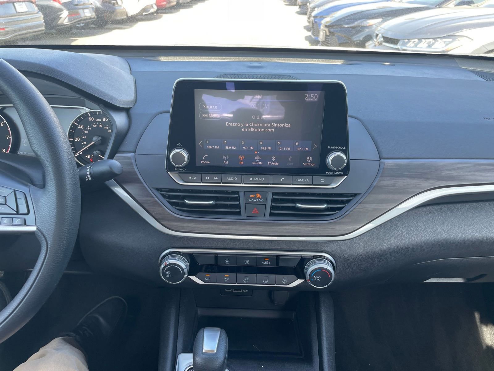 Used 2025 Nissan Altima 2.5 SV FWD image 17