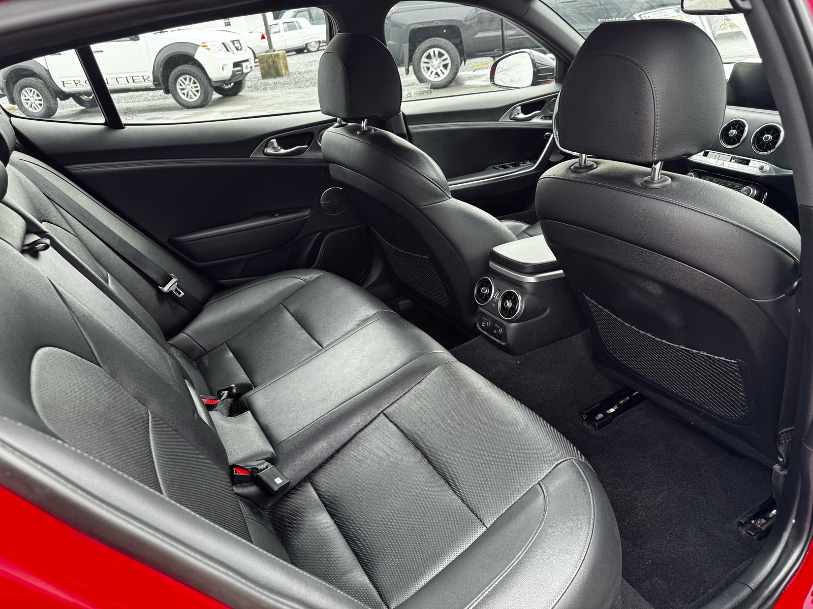 Used 2018 Kia Stinger GT1 AWD/4WD image 23