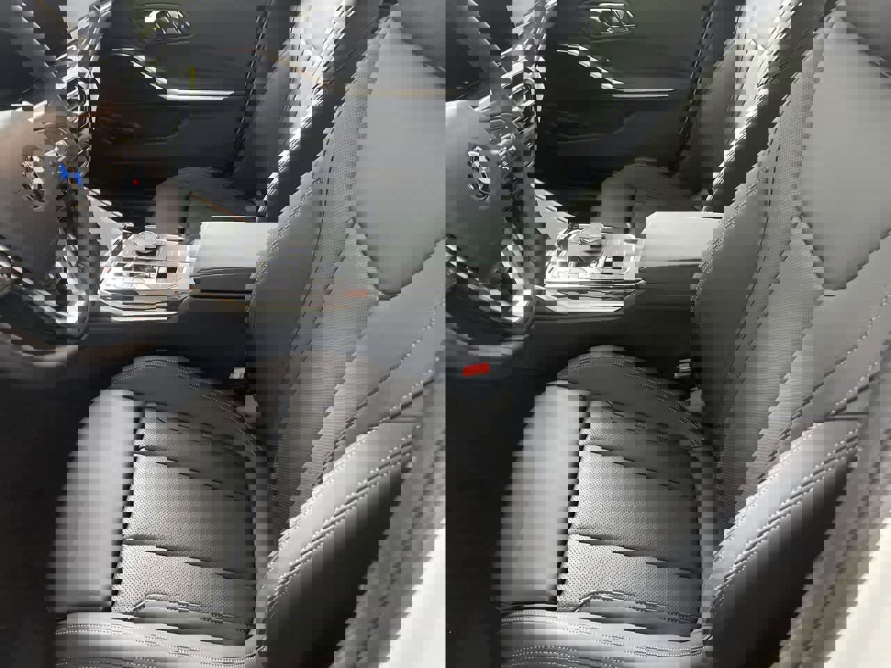 Certified 2023 BMW 330i xDrive Sedan w/ Driving Assistance Package image 9